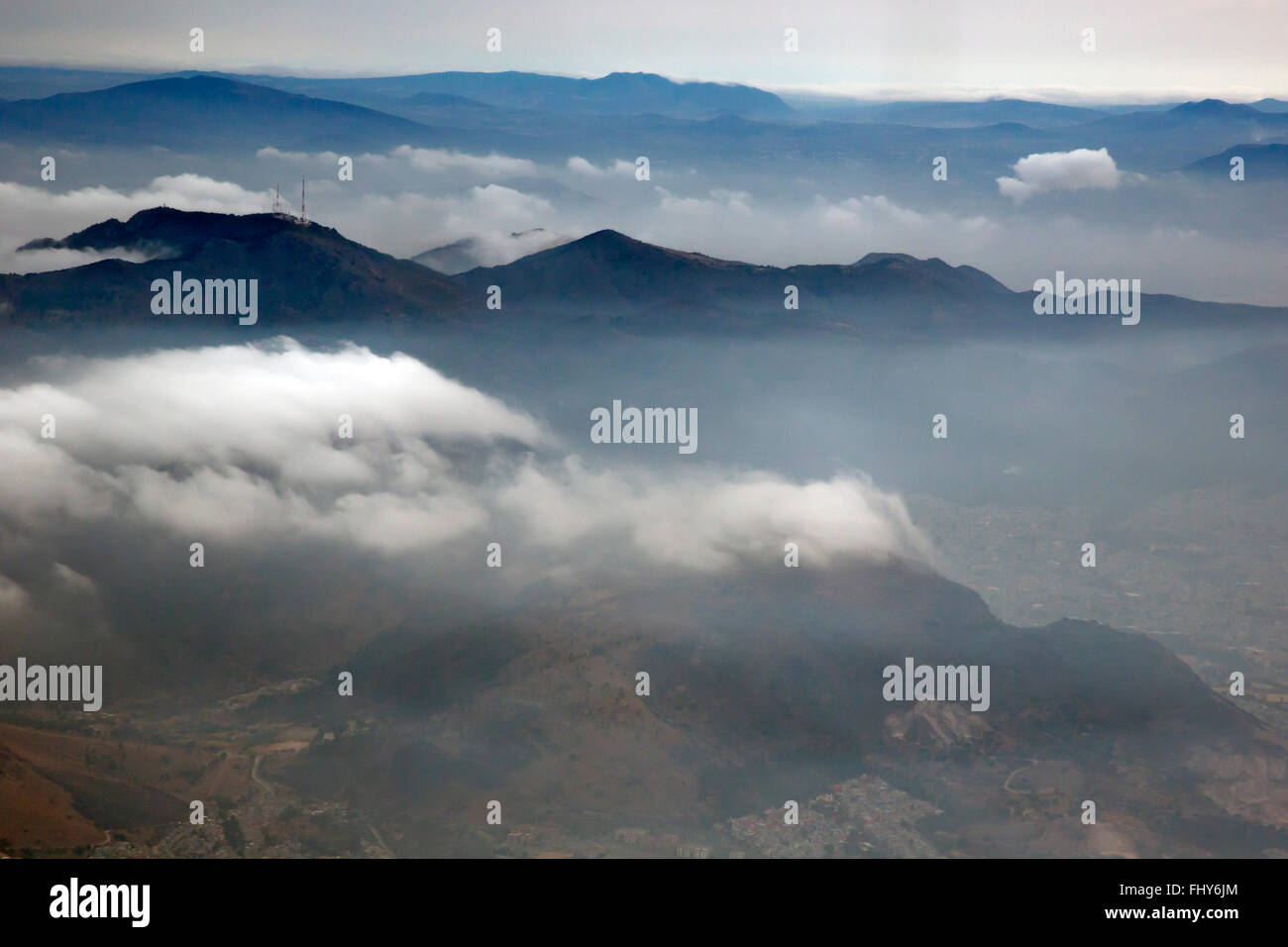 Berge und Wolken in der Nähe von Mexiko-Stadt Stockfoto