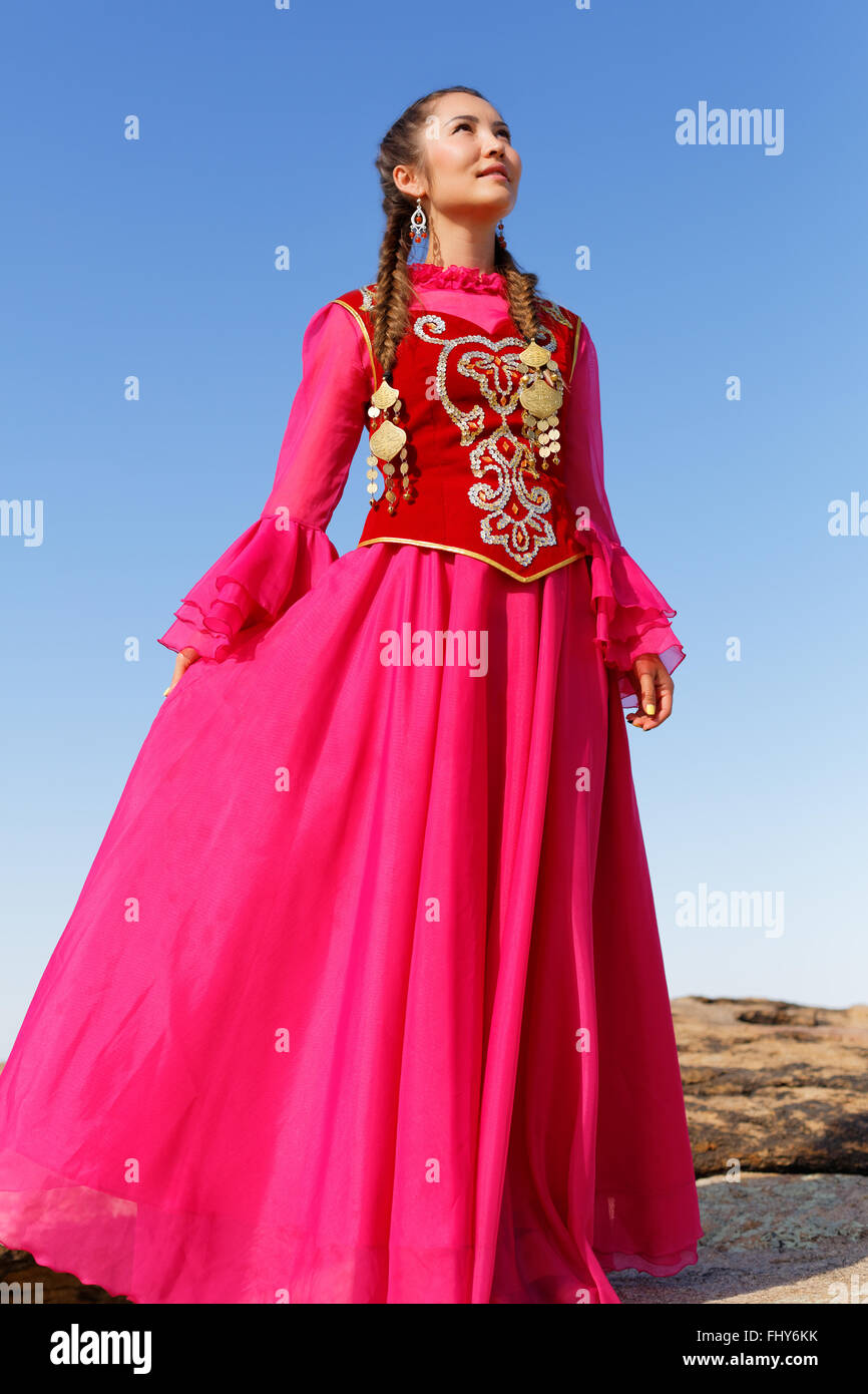Kazakh national dress -Fotos und -Bildmaterial in hoher Auflösung – Alamy