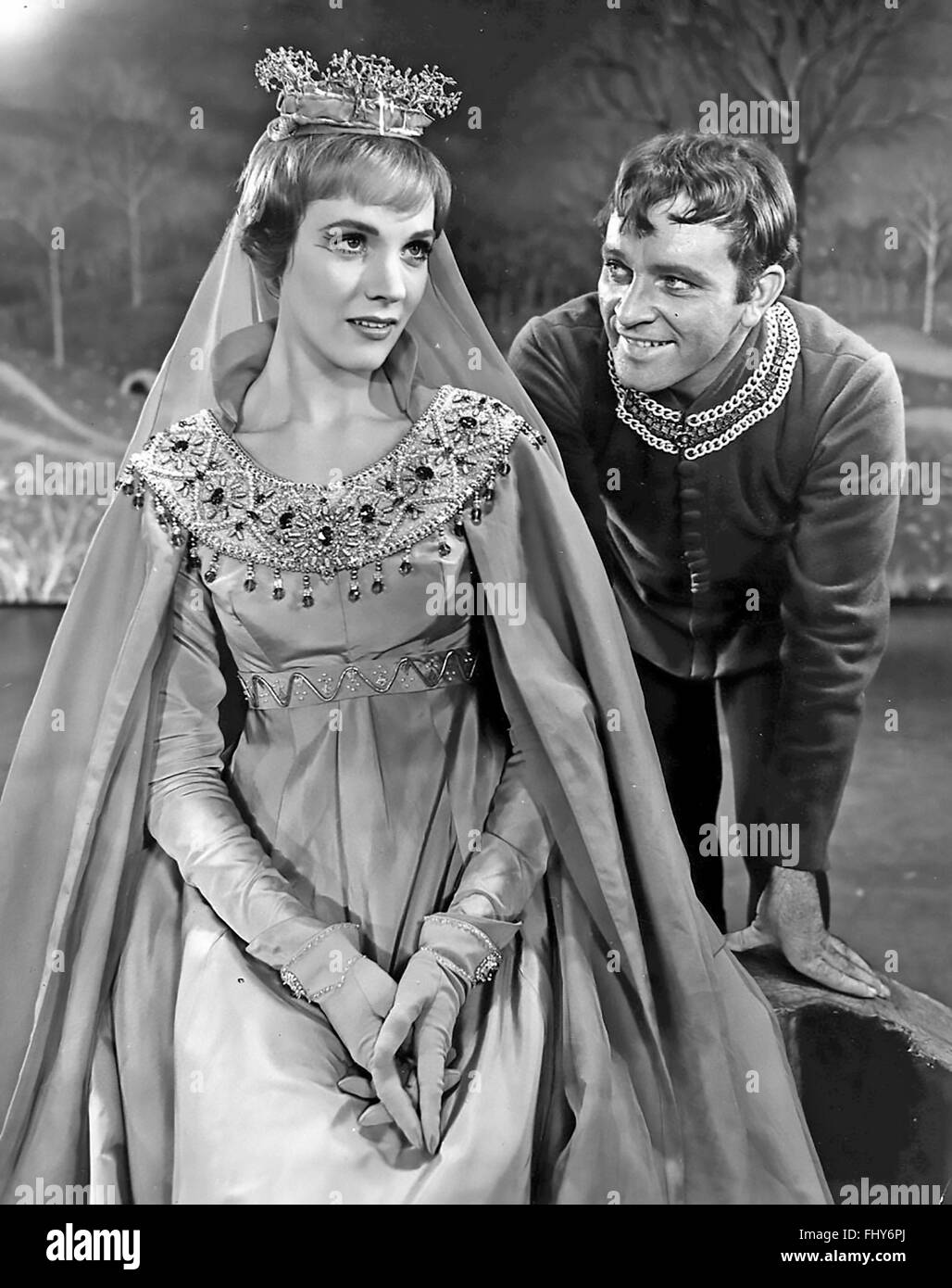 CAMELOT 1960 Broadway-musical von Lerner und Lowe mit Julie Andrews als Königin Guenevere und Richard Burton als König Arthur Stockfoto