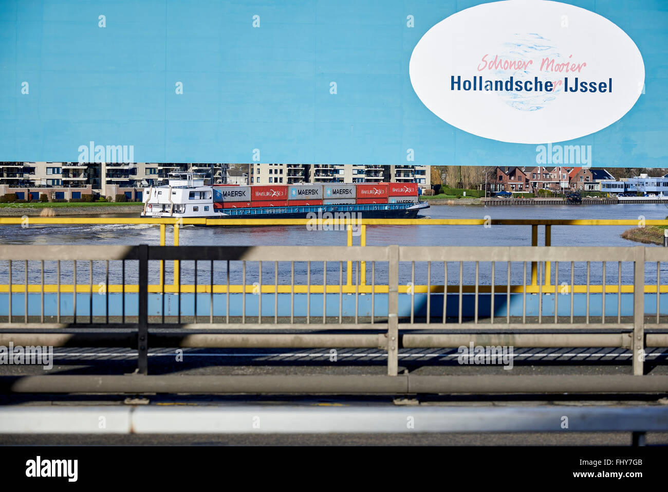 Sturm Überspannungsschutz Barriere der Hollandse IJssel oder auch genannt die Algera Barriere im Fluss der Hollandse IJssel. Stockfoto