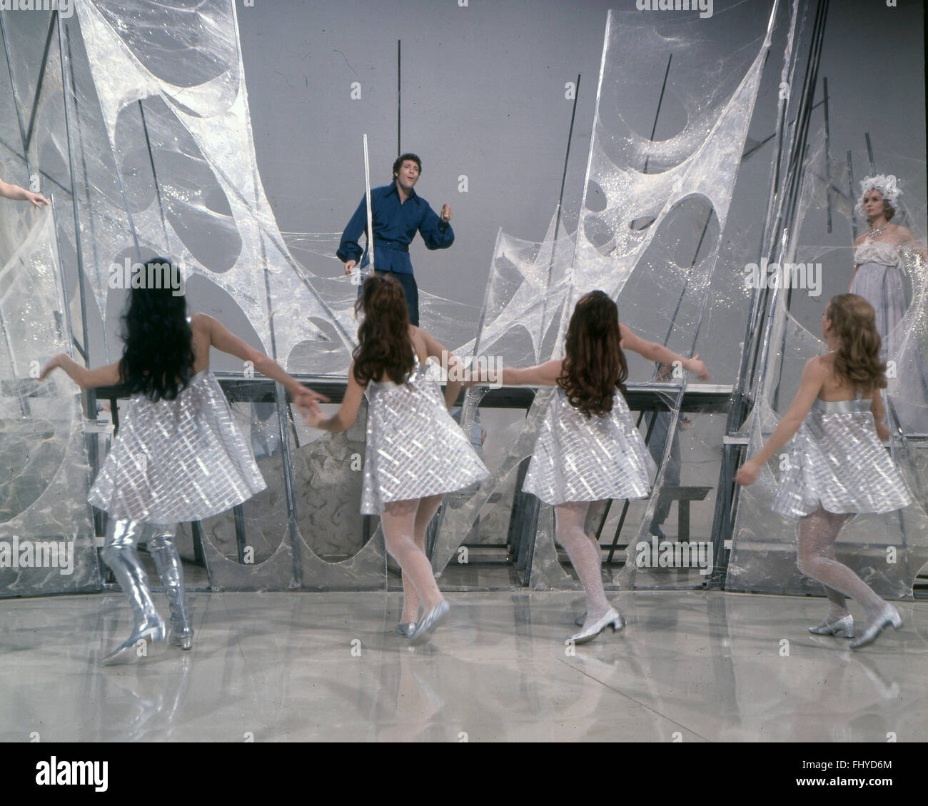 TOM JONES Welsh-Pop-Sängerin auf seinem eigenen TV zeigen, das ist Tom Jones etwa 1970 Stockfoto