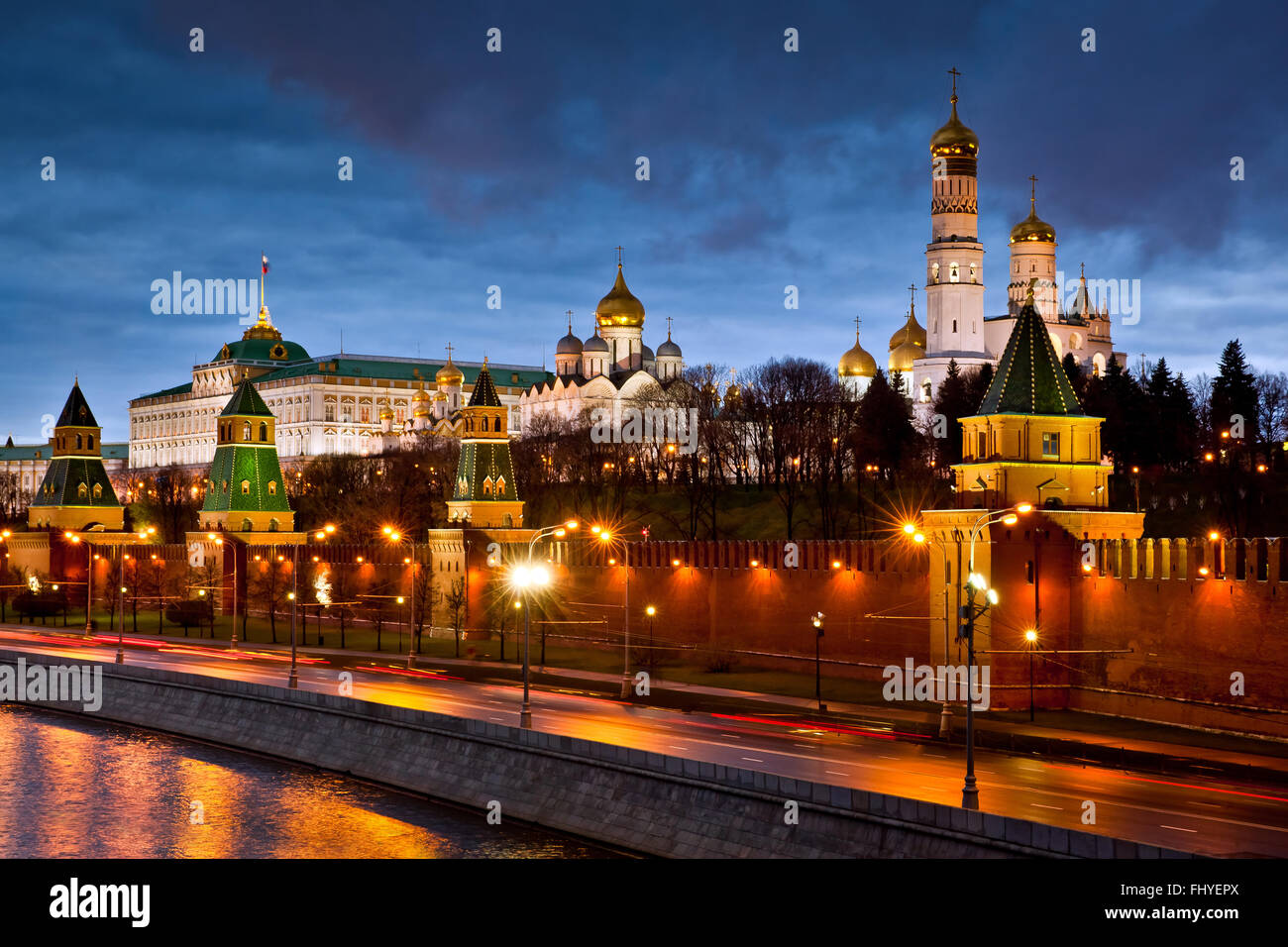 Moskauer Kreml in der Nacht in Moskau, Russland Stockfoto