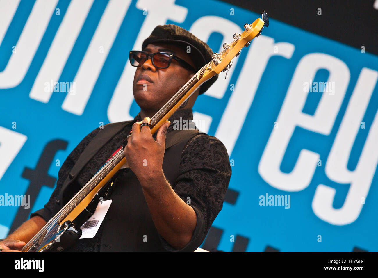 MELVIN BRANNON auf Basis für BOOKER T JONES auf der Hauptbühne auf dem MONTEREY JAZZ FESTIVAL Stockfoto