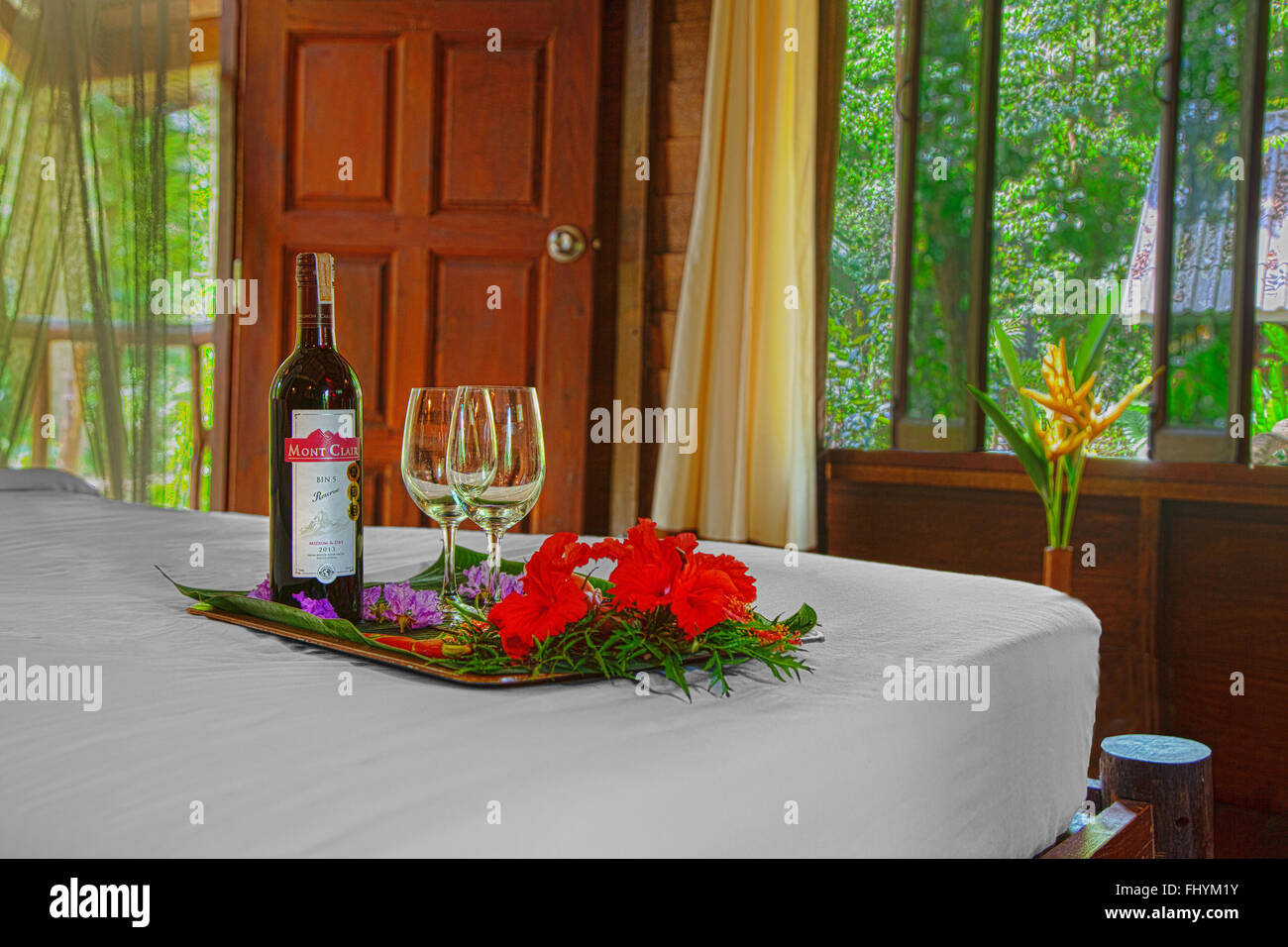 Die komfortablen Zimmer im RIVERSIDE COTTAGES in KHO SOK, ein perfekter Ort zu bleiben, um Kho Sok Nationalpark - THAILAND besuchen Stockfoto