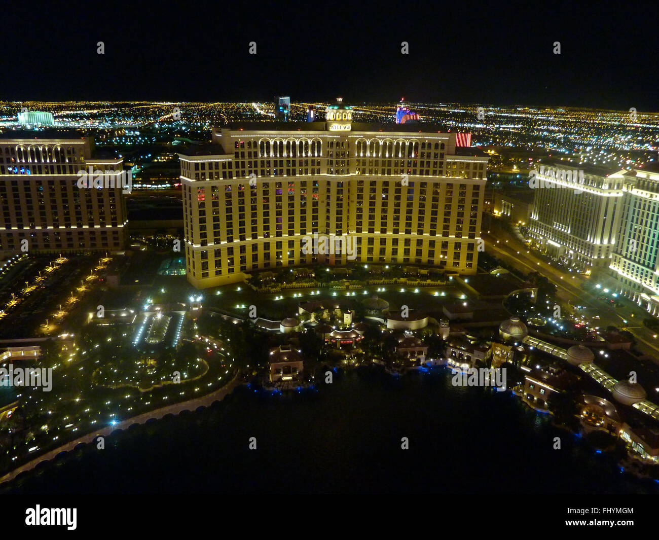 Bellagio Hotel und Casino Blick vom Eiffelturm auf Las Vegas Strip, berühmt für seine Räume für Aufenthalt, Casino und riesige Fontänen Stockfoto