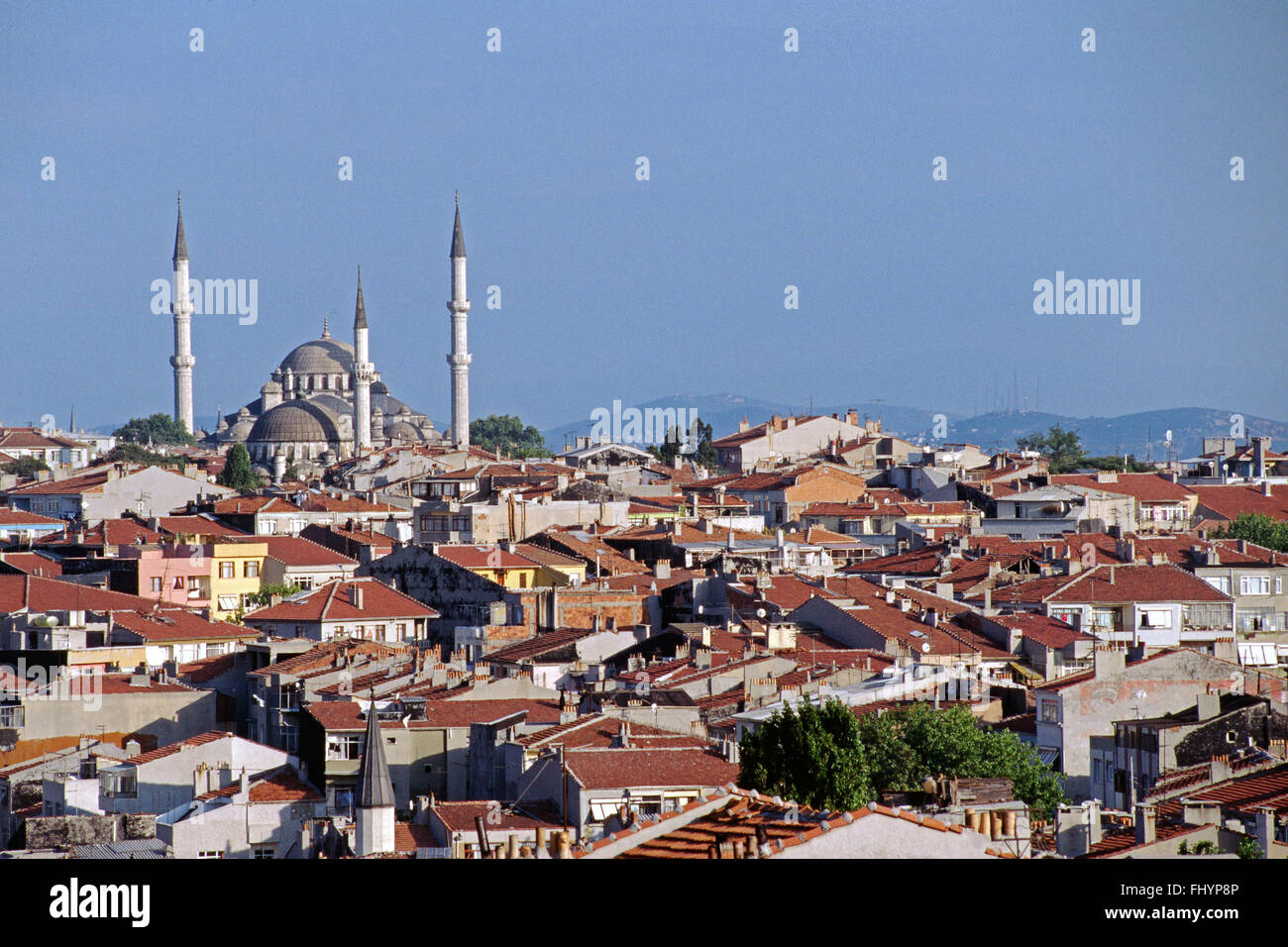 Modernen ISTANBUL umgibt eine alte Moschee - Türkei Stockfoto