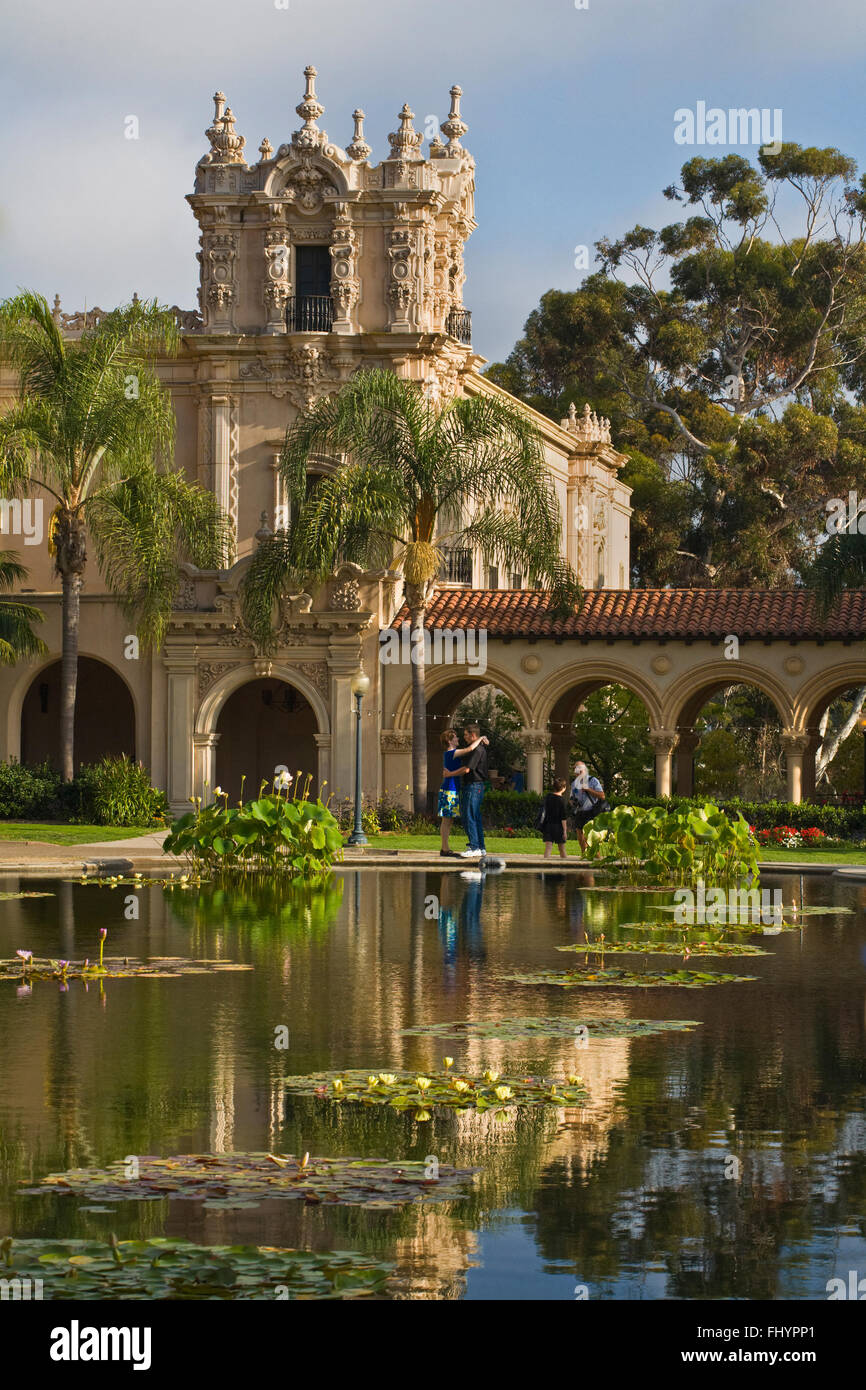 Der SEEROSENTEICH und CASA DEL BALBOA in BALBOA PARK - SAN DIEGO, Kalifornien Stockfoto