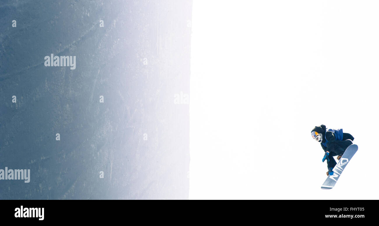 Oslo, Norwegen. 26. Februar 2016 kam 2016 Winter X Games in Oslo, in diesem Jahr bringt Sportler aus allen Teilen der Welt in die norwegische Stadt. Die Veranstaltung konzentriert sich auf Wintersportarten wie Skifahren und Snowboarden.  Während die Männer Snowboard Big Air abgebildet heizt ist 16-Year-Old Marcus Kleveland. Matthew James / Alamy Live News Stockfoto