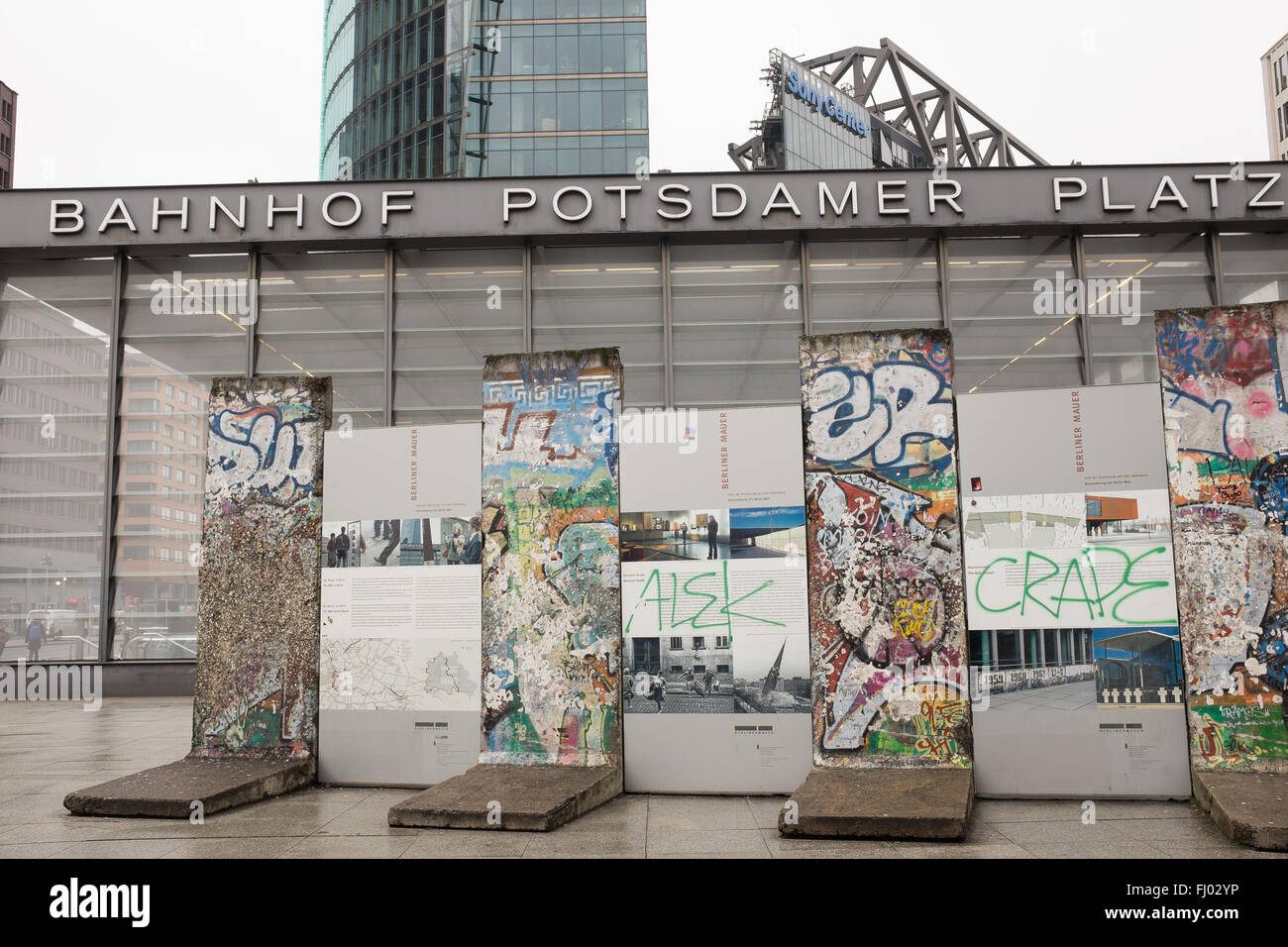 BERLIN, Februar 26: Berliner Mauer Portionen in Berlin Potsdamer Platz, Berlin Mitte, Nr 26, 2016. Stockfoto