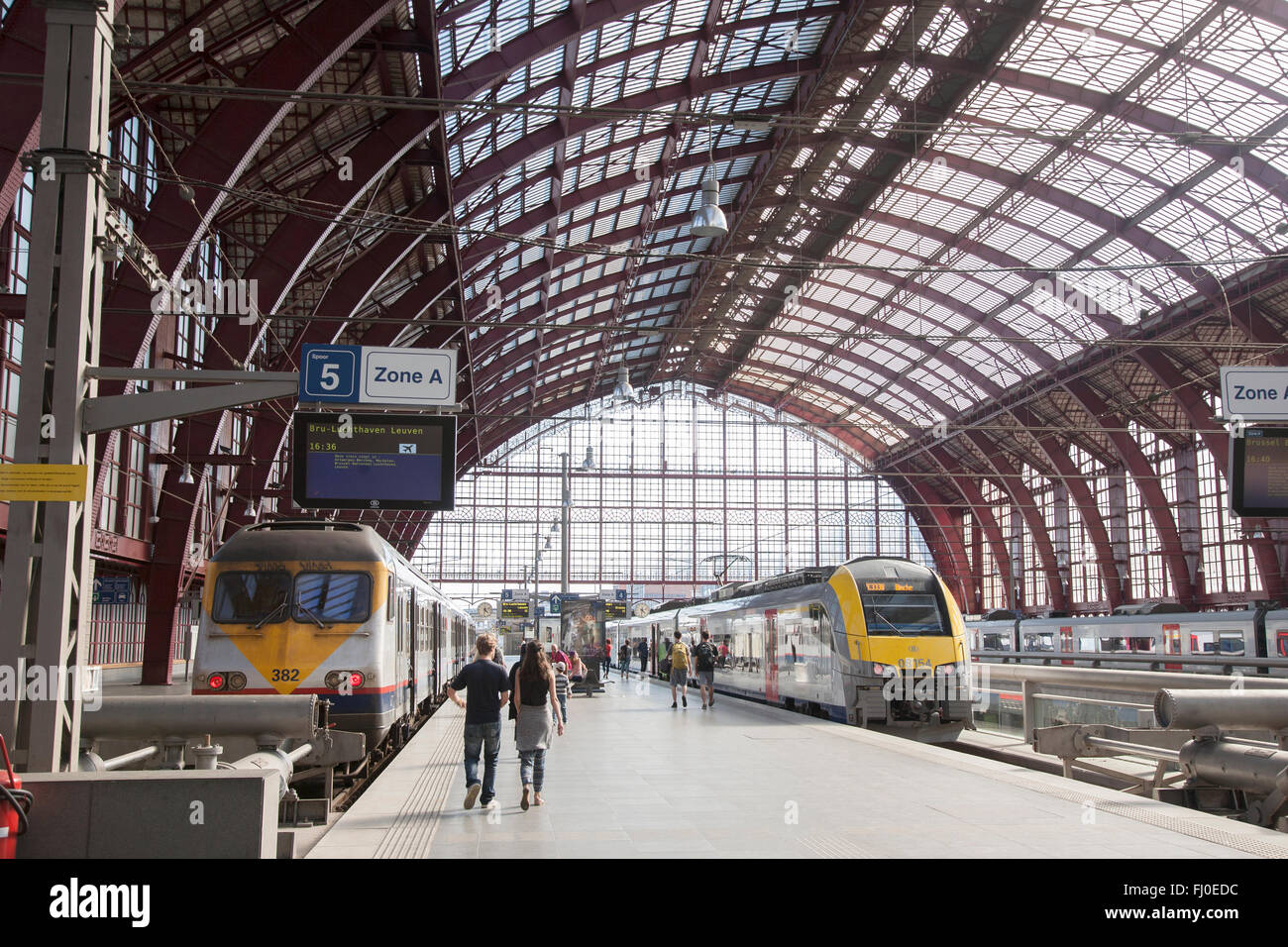 Bahnhof; Antwerpen - Antwerpen, Belgien Stockfoto