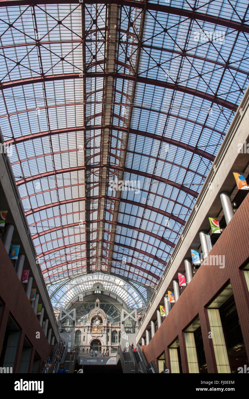 Bahnhof; Antwerpen - Antwerpen, Belgien Stockfoto