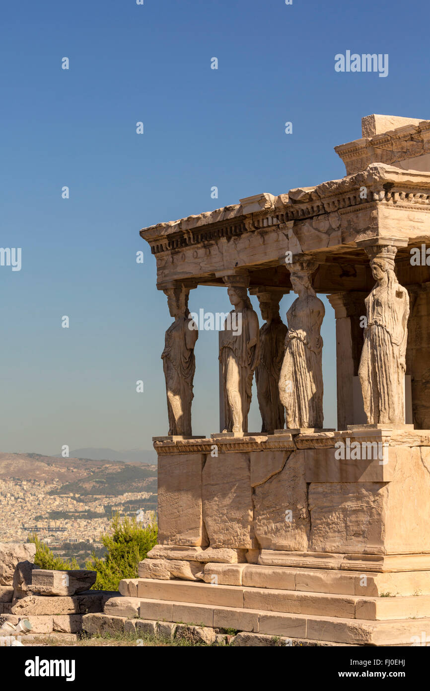 Athen, Attika, Griechenland.  Veranda die Karyatiden am Südende des Erechtheion auf der Akropolis.  Hierbei handelt es sich um Kopien.  Die oder Stockfoto