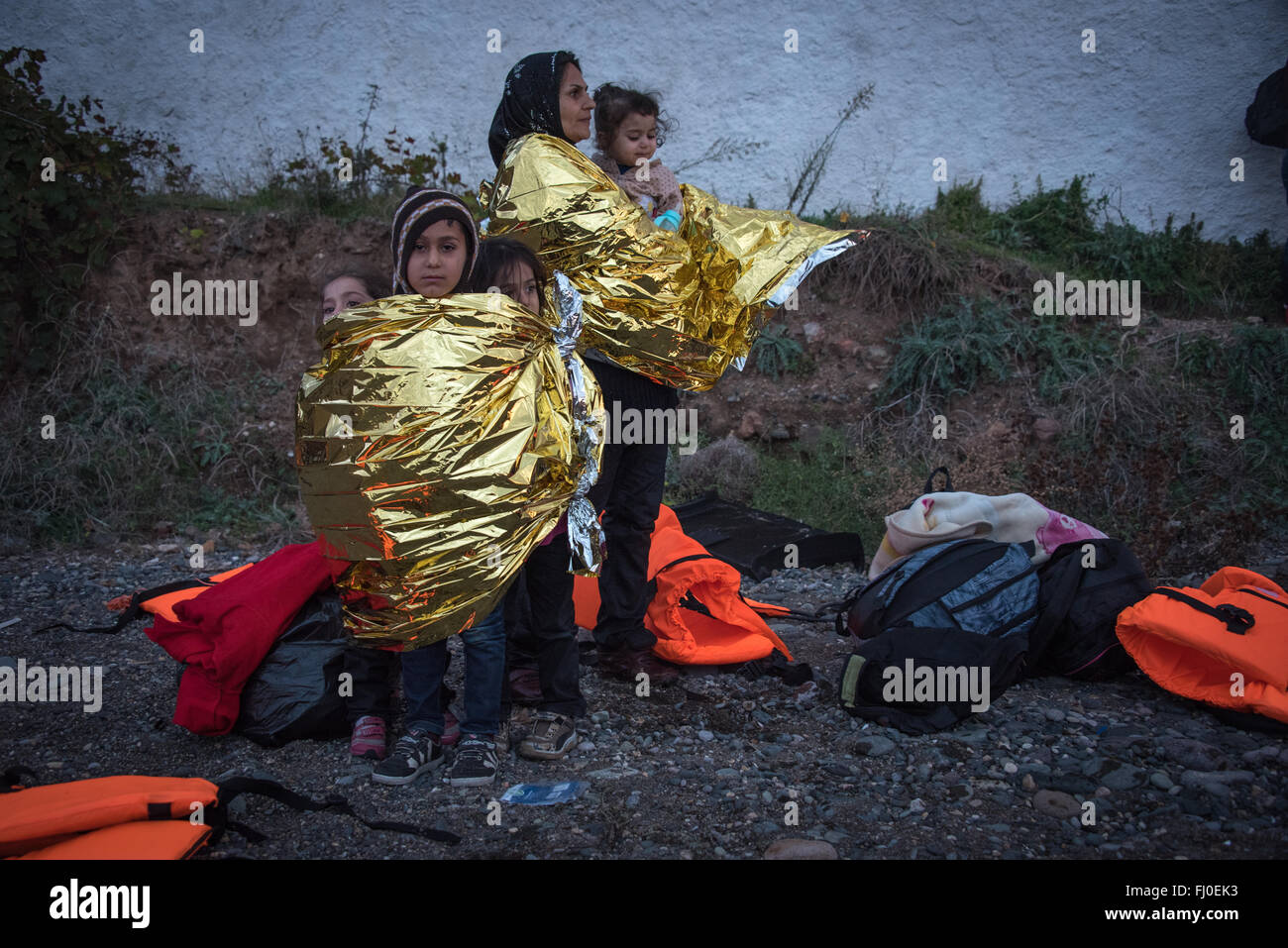 Flüchtlingsströme am Ufer des Efthalou, Lesbos in Griechenland. Stockfoto