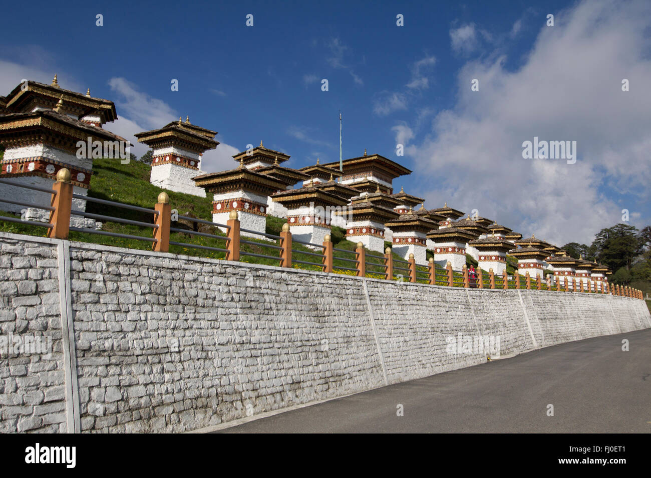 Dochula Pass im Himalaya, auf der Straße von Thimpu nach Punakha Stockfoto