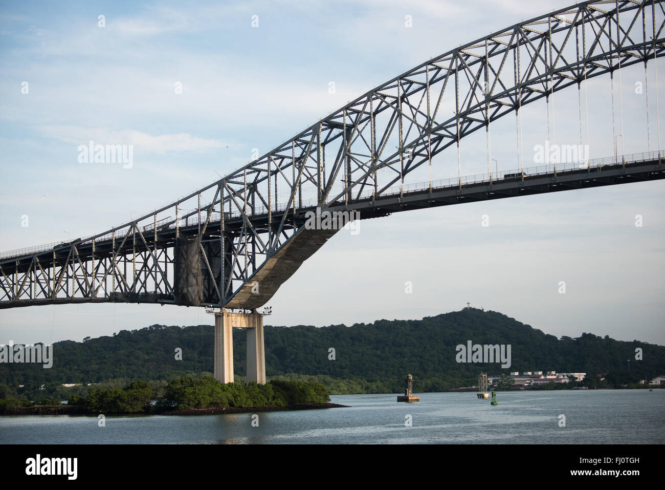 Panamakanal, Panama--The Bridge of the Americas, eine der zwei Brücken überspannt den Panamakanal. Stockfoto