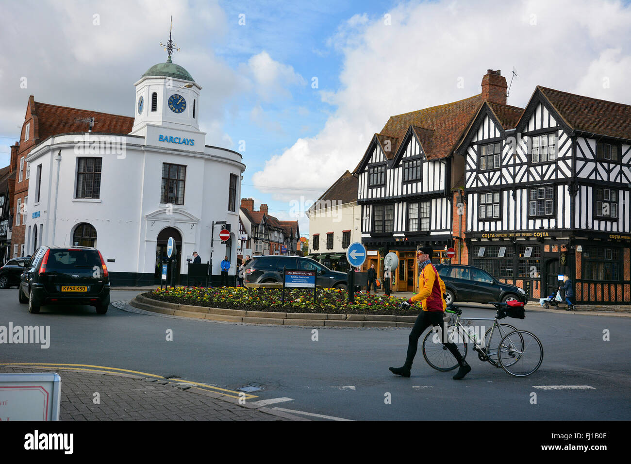 Kreisverkehr in Bridge Street, Stratford on Avon, 22. Februar 2016. Foto von John Robertson für The Daily Telegraph. Stockfoto