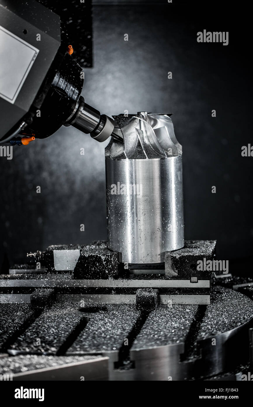 Metallbearbeitung CNC-Fräsmaschine. Modernen Metallverarbeitung schneiden Technologie. Stockfoto