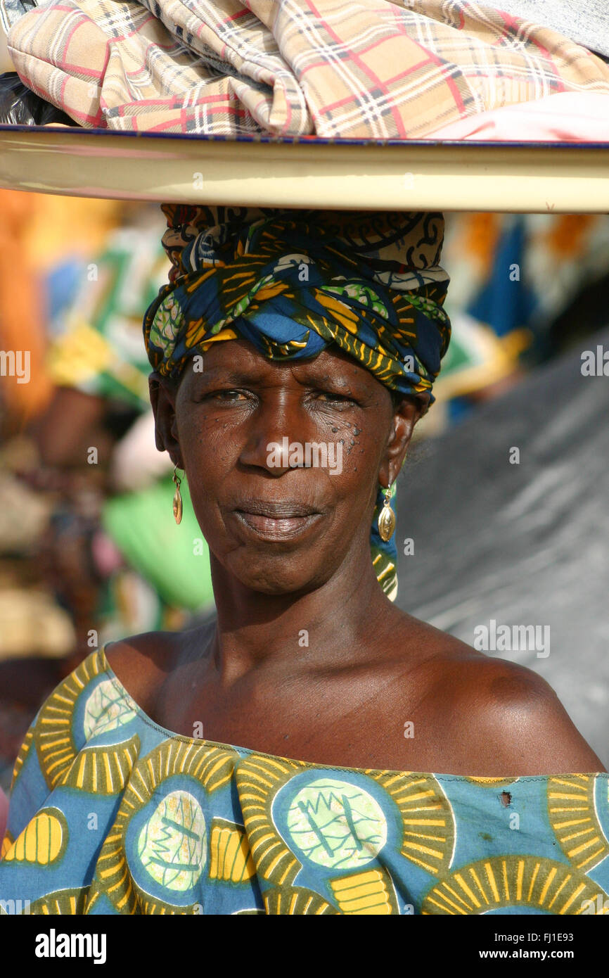 Mali-Porträt einer Fulbe-Frau in Segou Stockfoto