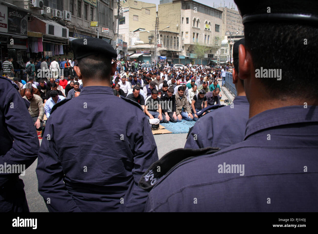 Proteste in den Straßen von Amman, Jordanien, mit strengen Sicherheitsvorkehrungen während Freitagsgebet, März 2011 - Kontext des arabischen Frühlings Stockfoto