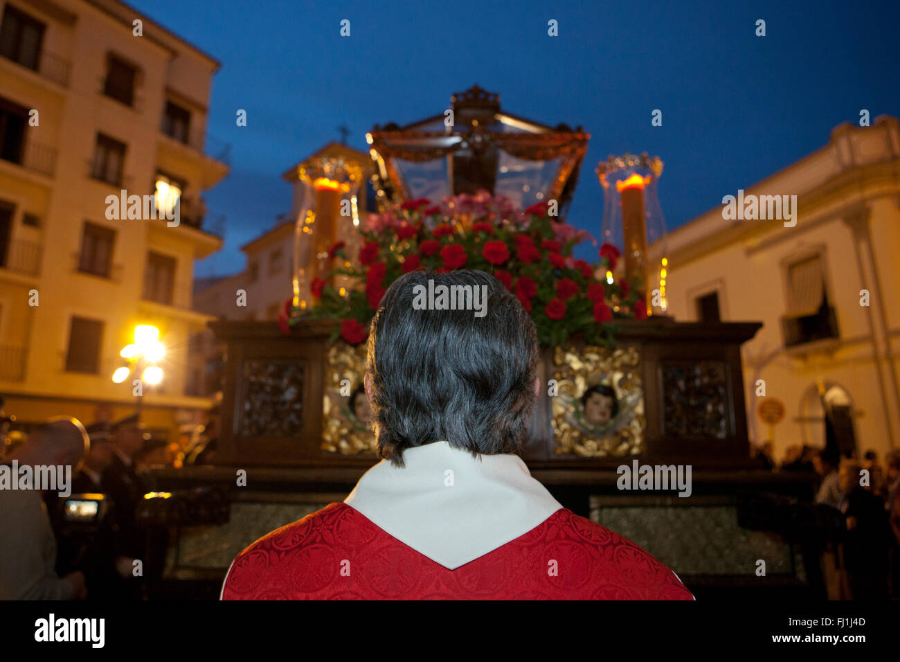 Priester und Heiligen Bestattung schweben, Karwoche, Spanien Stockfoto