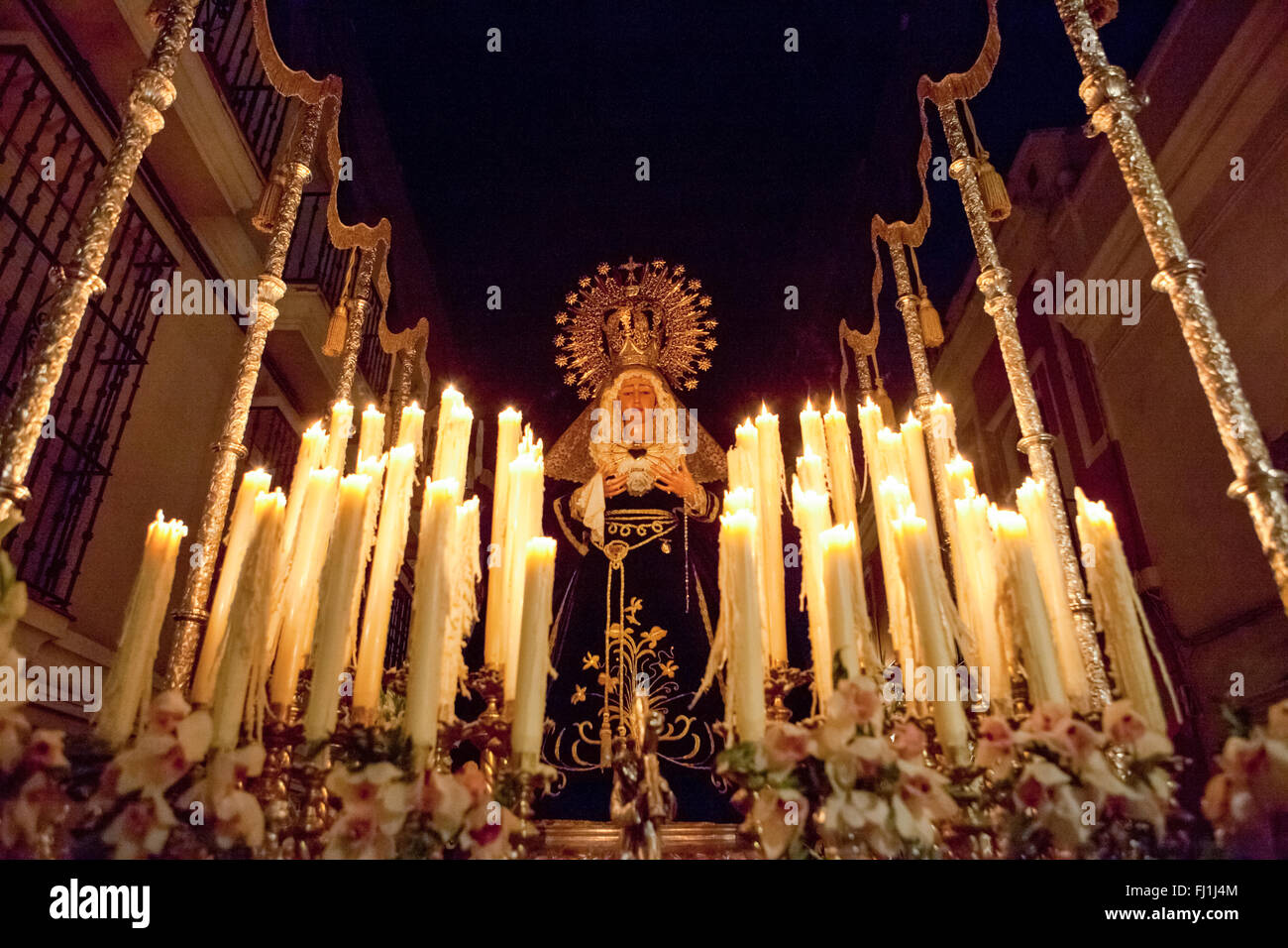 Karwoche-Schwimmer mit der seligen Jungfrau Maria, Spanien Stockfoto