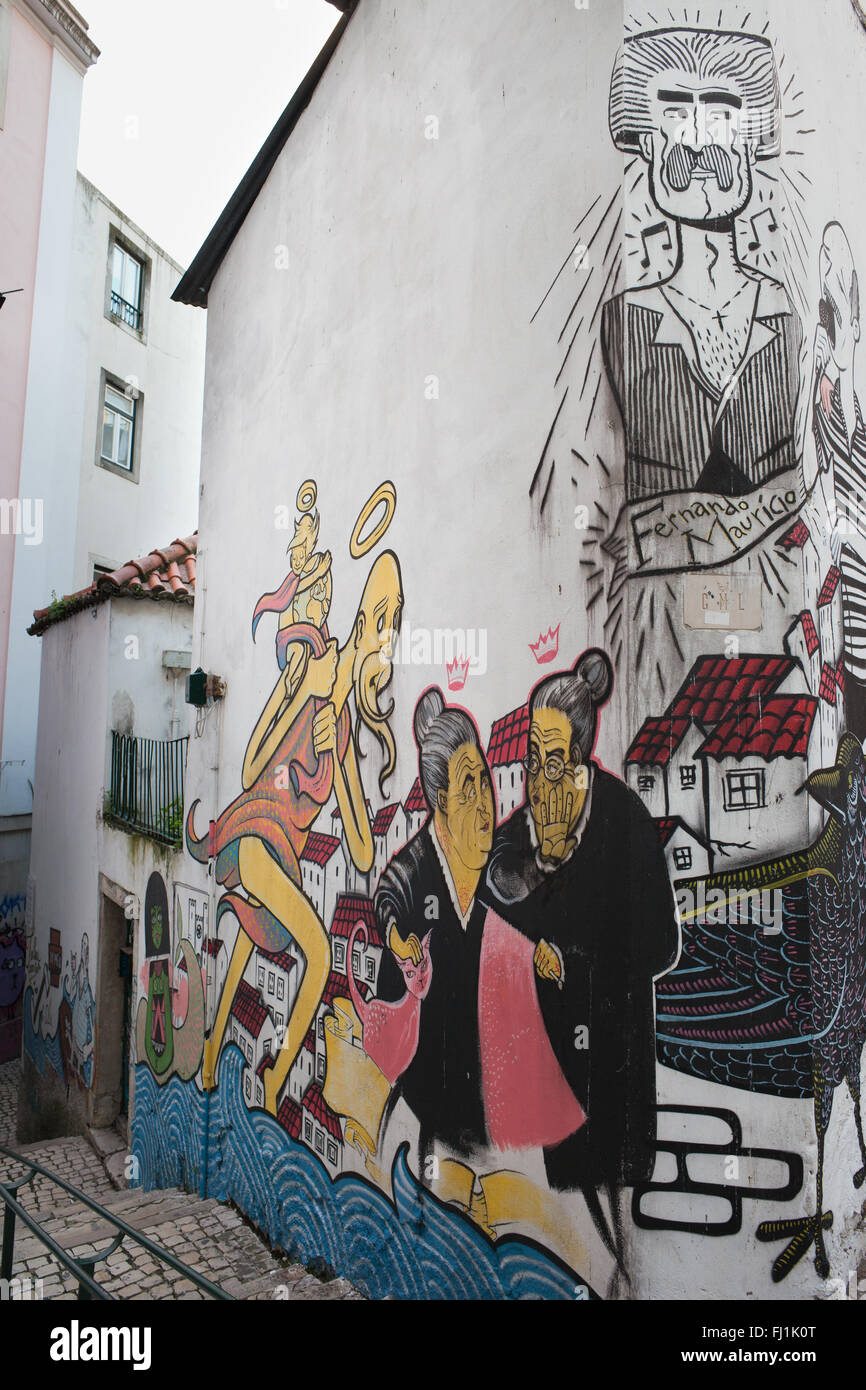 Portugal, Lissabon, Klatsch-Thema, Wandbild, Graffiti, street-Art in Escadinhas de São Cristóvão Stockfoto