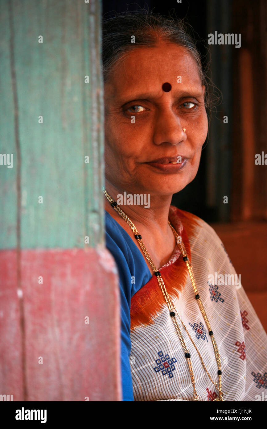 Hinduistische Frau mit Tilak, Gokarna, Frau Indien Stockfoto