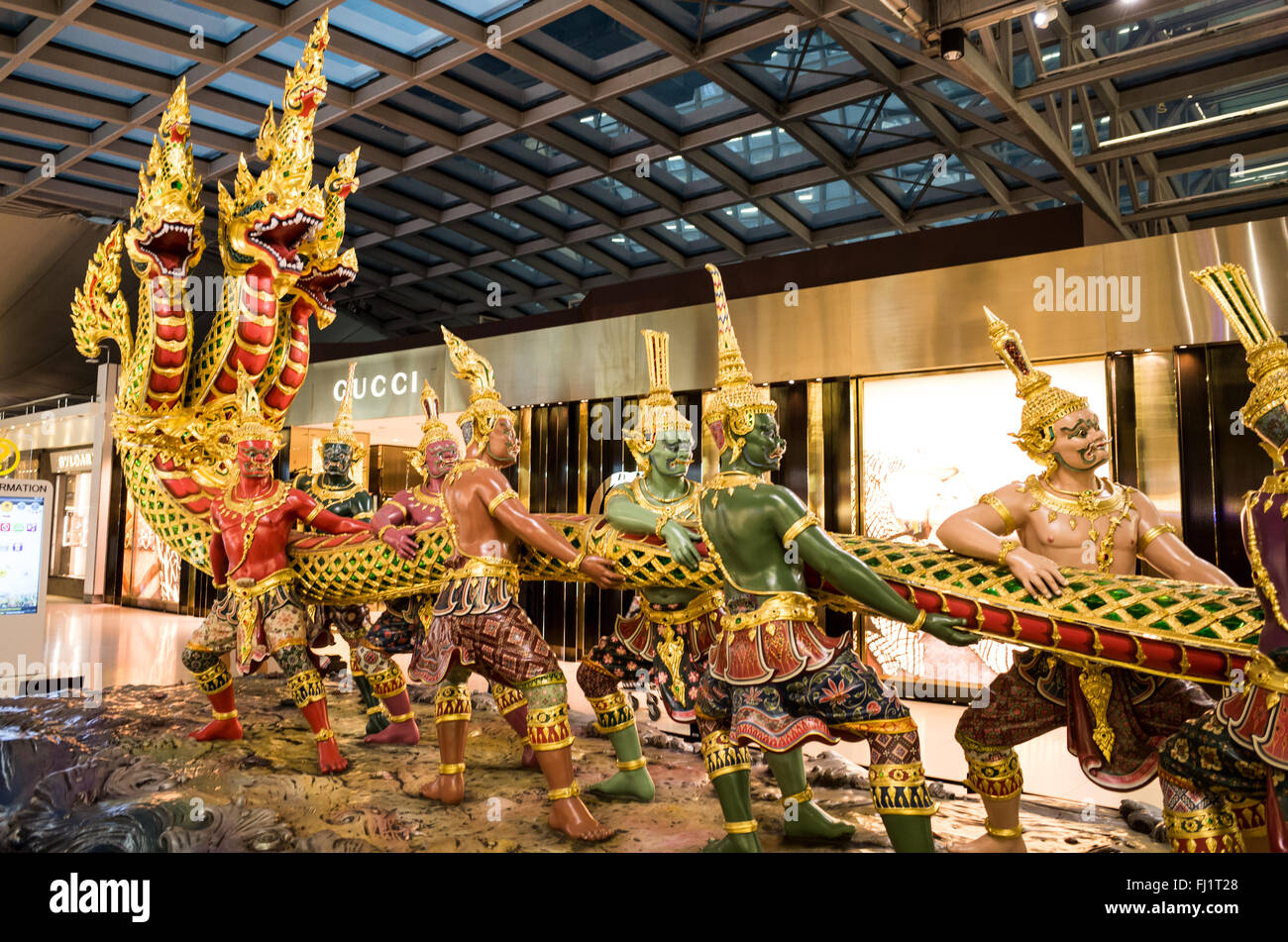 Suvarnabhumi Airport Display Bangkok Thailand // BANGKOK, Thailand — eine kunstvolle Ausstellung im Suvarnabhumi Airport Terminal, Bangkok, Thailand. Stockfoto