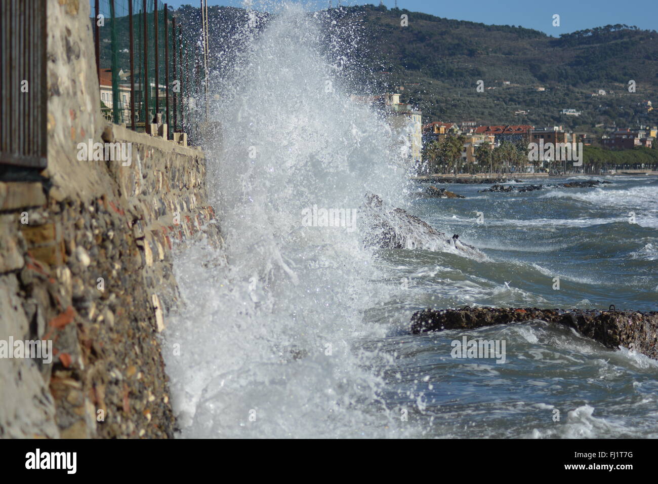 Das Mittelmeer nach Sturm Stockfoto