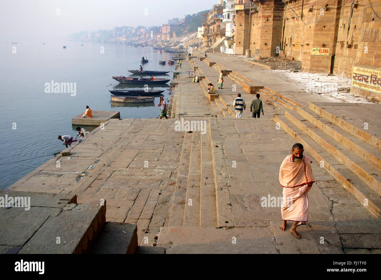 Ghat von Varanasi an den Ufern des Ganges, Indien Stockfoto