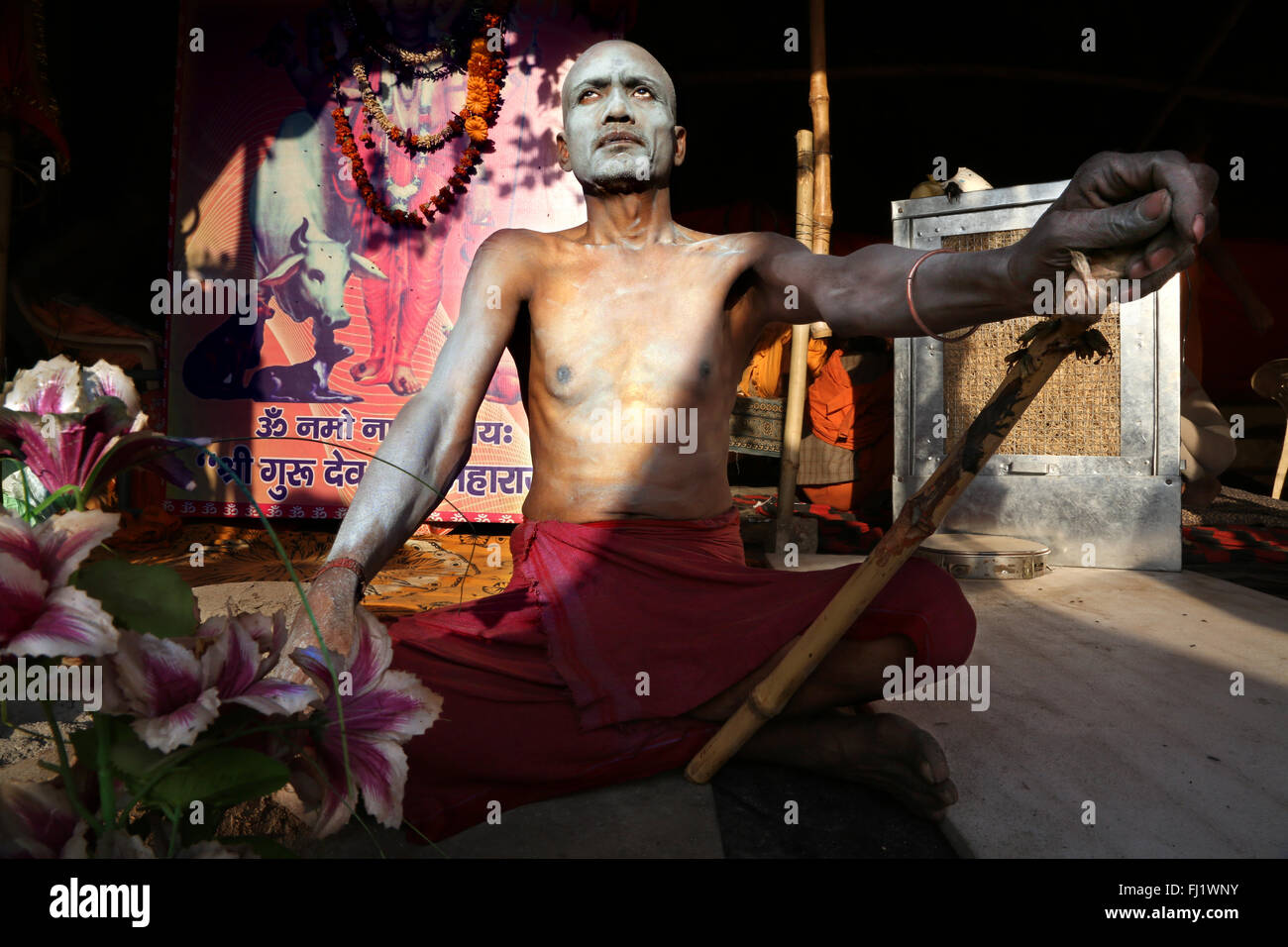 Naga sadhu saddhu Baba während Shivaratri Feier in Varanasi, Indien Stockfoto