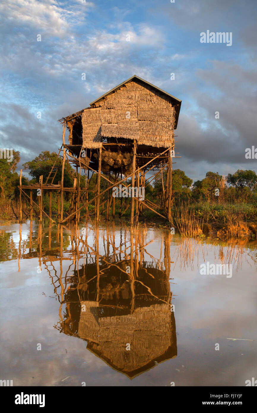 Traditionellen Stelzenhaus auf dem See Tonle Sap, Kambodscha Stockfoto