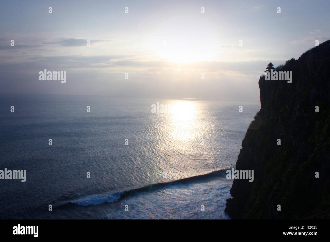 Sonnenuntergang auf Uluwatu Tempel, Bali, Indonesien Stockfoto