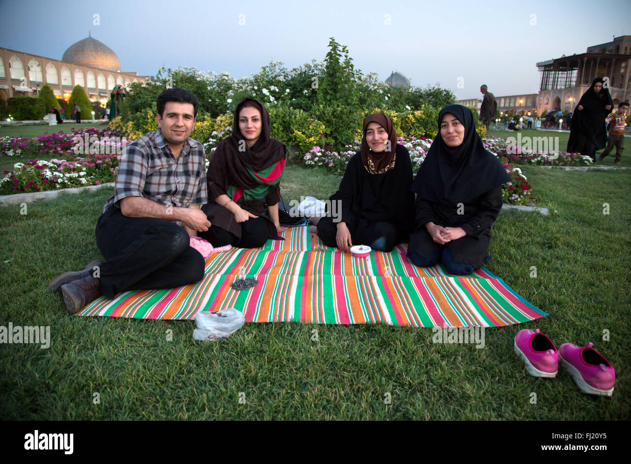 Picknick auf Naqsh-e Jahan Square, Isfahan Stockfoto