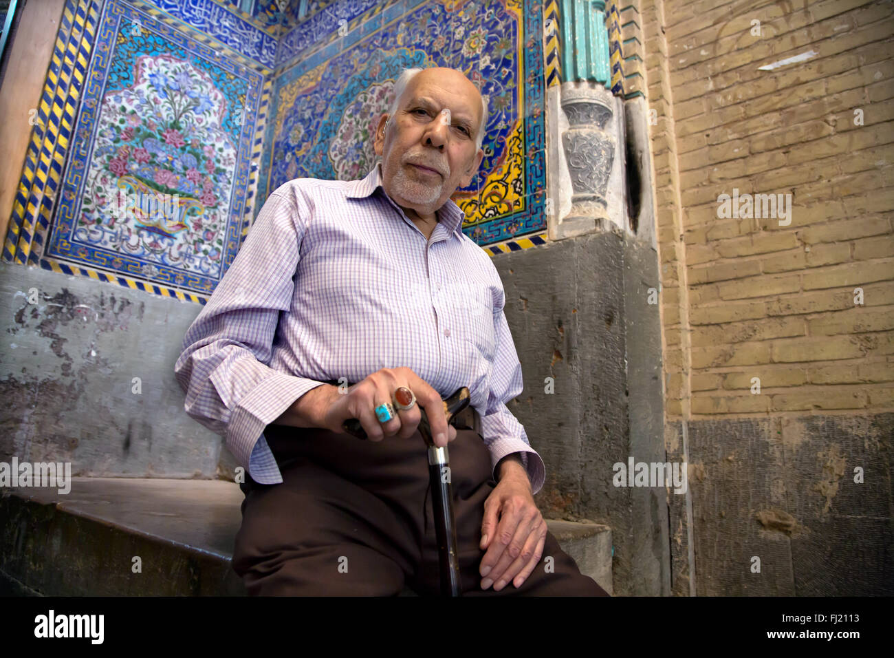 Alten iranischen Mann in der Moschee, Ispahan, Iran Stockfoto