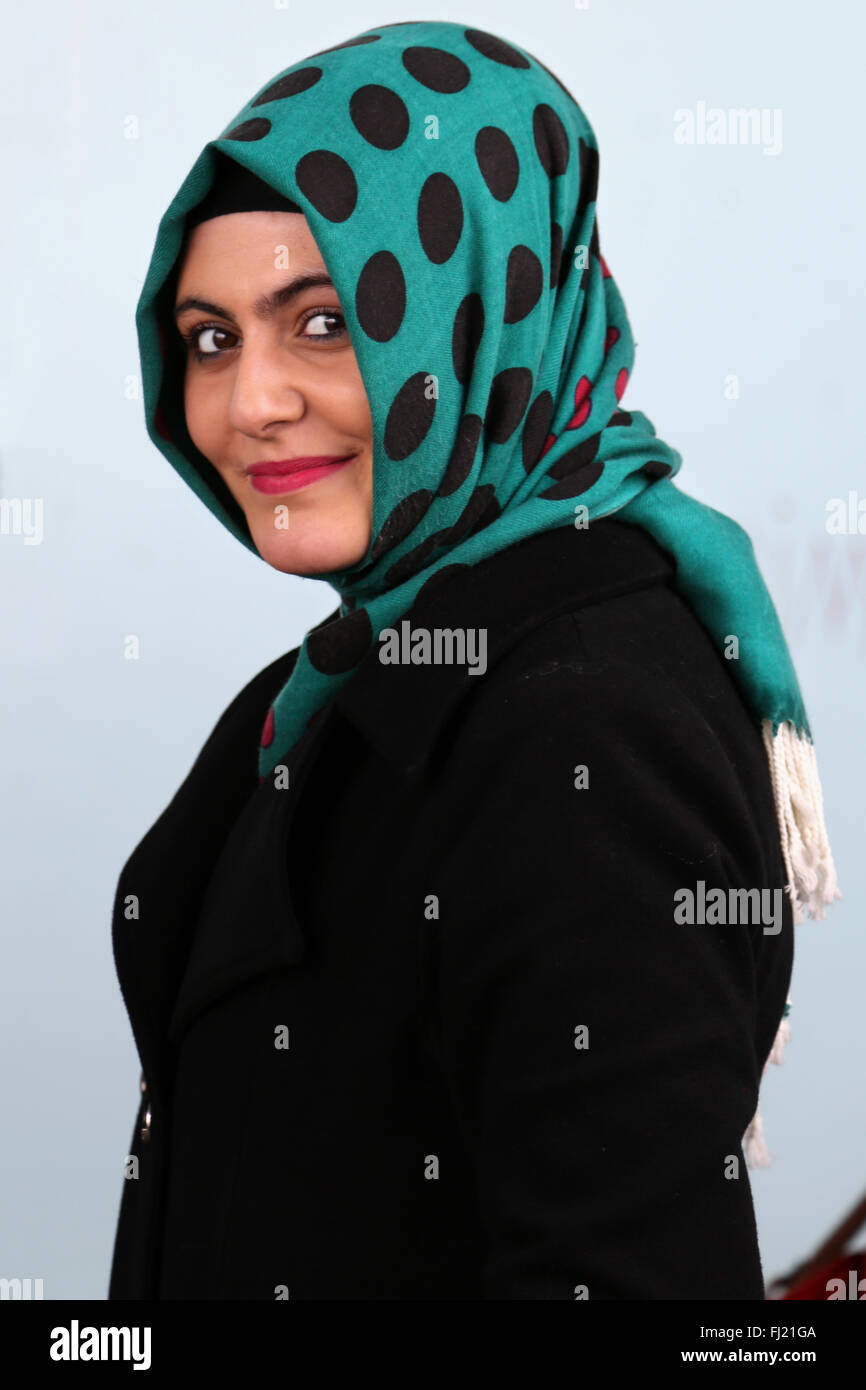 Schöne türkische Mädchen mit Hijab in Istanbul, Türkei Stockfoto