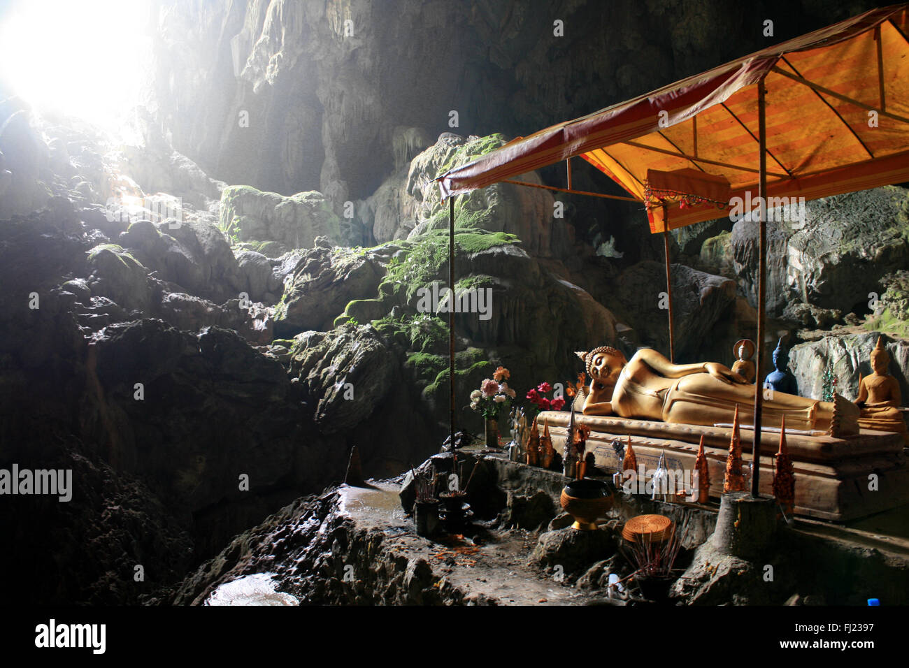 Buddha in Tham Phu Kham Höhle, in der Nähe von Vang Vieng, Laos Stockfoto