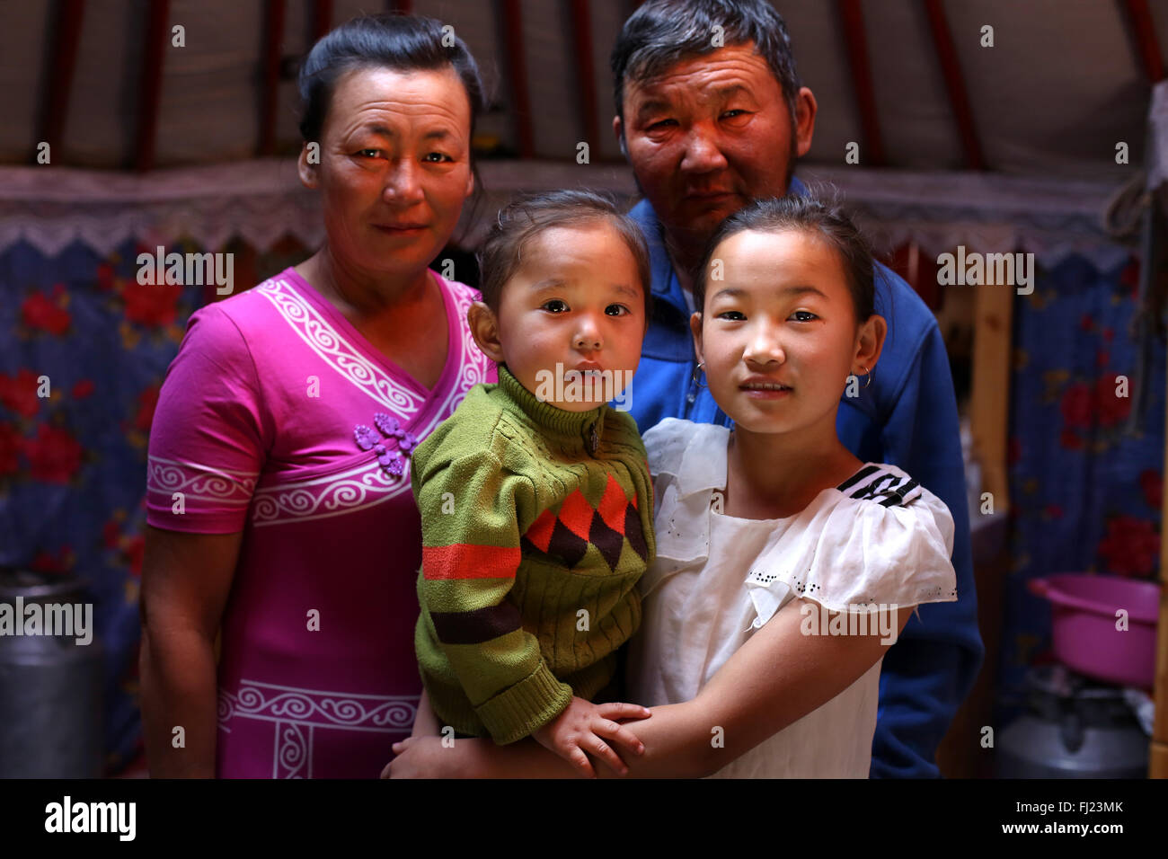 Nomadenfamilie in der Mongolei Stockfoto