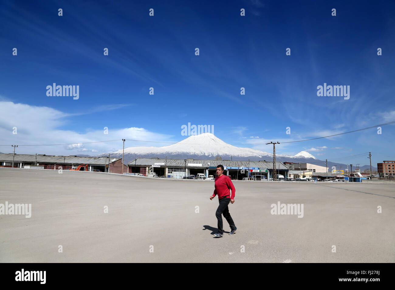 Auf dem Berg Ararat von Dogubayazit Busstation anzeigen Stockfoto