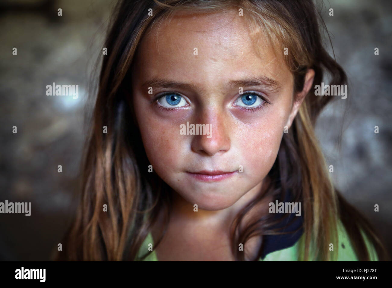 Bild von einem kurdischen Kind mit blauen Augen in Dogubayazit, Osttürkei Stockfoto