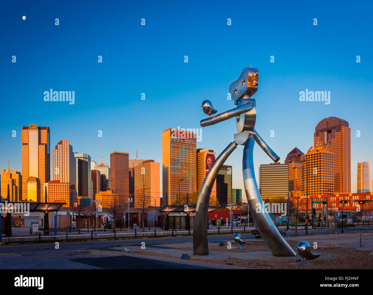 Metall Skulptur "Reist Man" im Stadtteil Deep Ellum aus Dallas, Texas Stockfoto