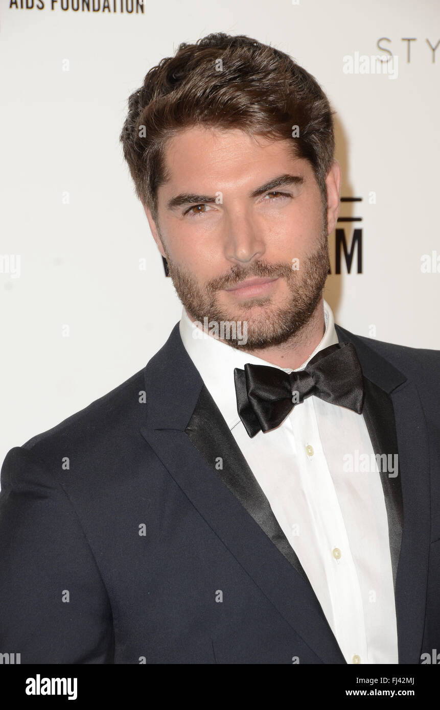 West Hollywood, CA, USA. 29. Februar 2016. 28. Februar 2016 - West Hollywood, Kalifornien - Nick Bateman. 24. jährliche Elton John Academy Awards Viewing Party gesponsert von Bvlgari, MAC Cosmetics, Neuro-Getränke und Diana Jenkins am West Hollywood Park gehalten. Stockfoto