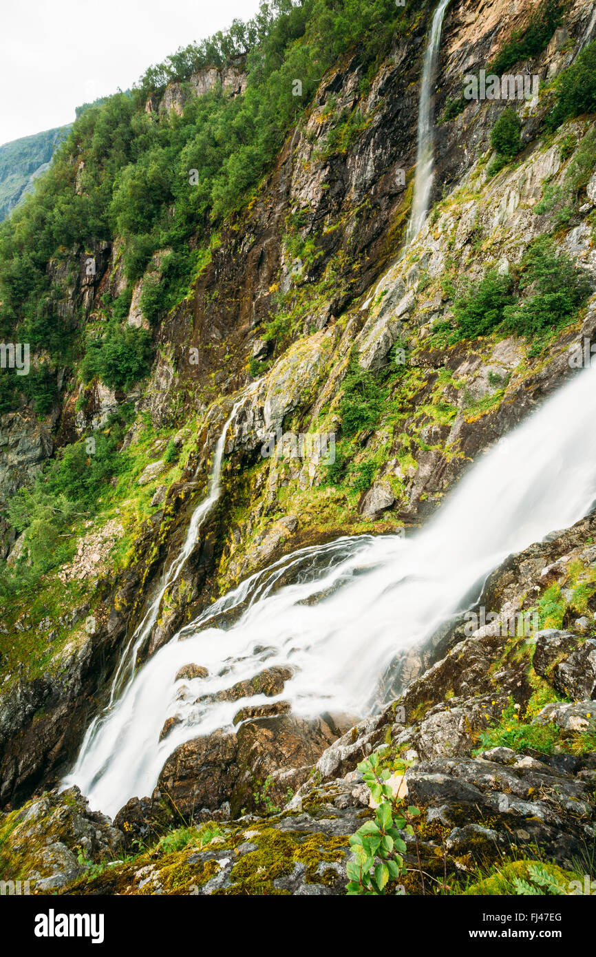 Schöner Wasserfall in Norwegen. Norwegischer Naturlandschaft. Stockfoto