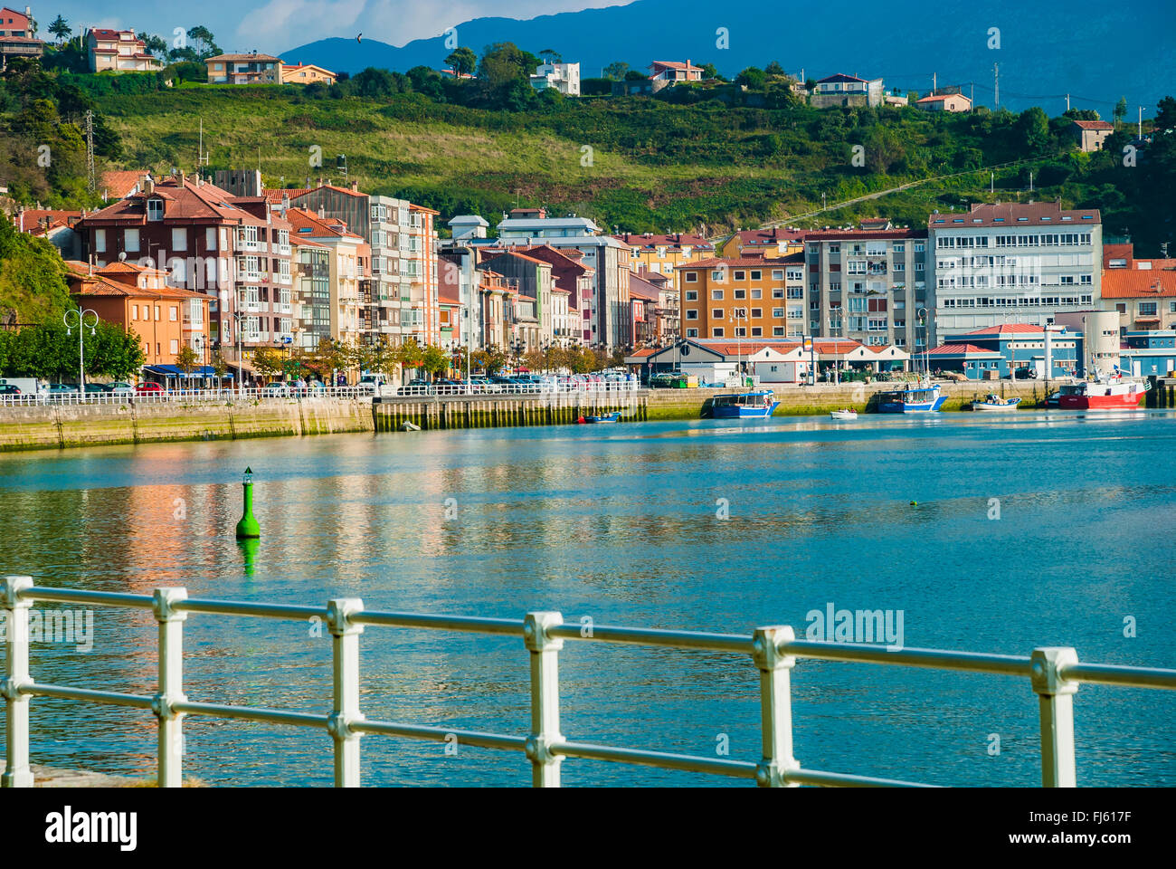 Strandpromenade von Ribadesella. Asturien, Spanien Stockfoto