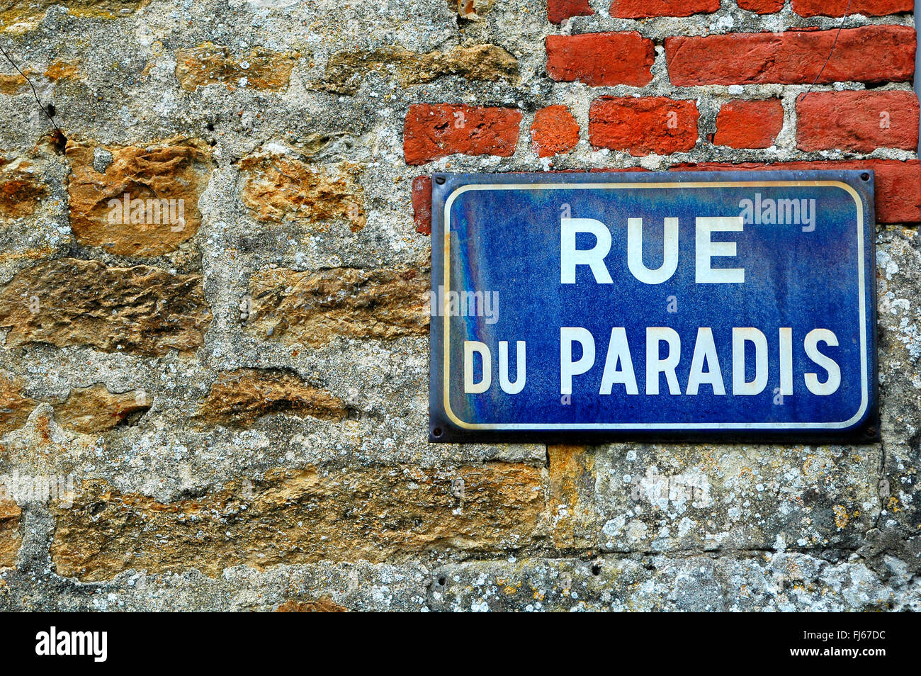 Französische Straße Schild mit Namen, Straße des Paradieses, Frankreich, Normandie, D Partement Calvados, Beaumont-En-Auge Stockfoto