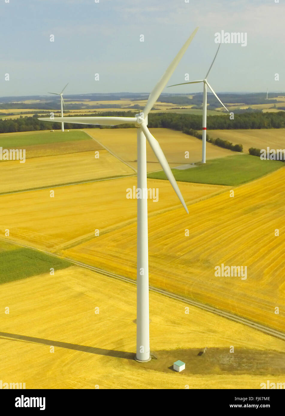 Windkraftanlage im Feld Sommerlandschaft, Luftaufnahme, 06.08.2015, Deutschland, Baden-Württemberg, Odenwald Stockfoto