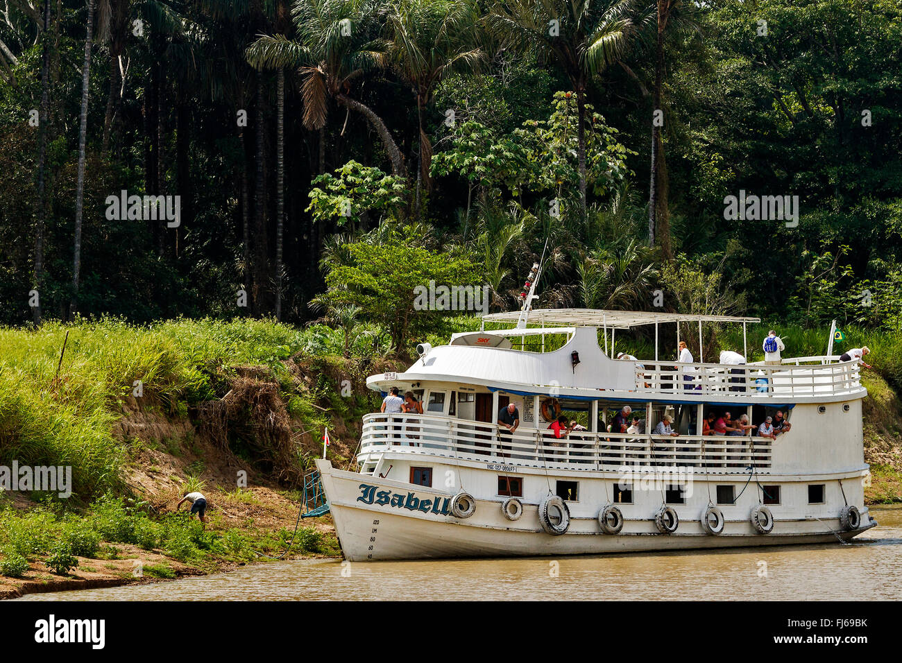 Menschen Angeln vom Amazonas Boot vertäut an der Fluss-Santarem-Brasilien Stockfoto