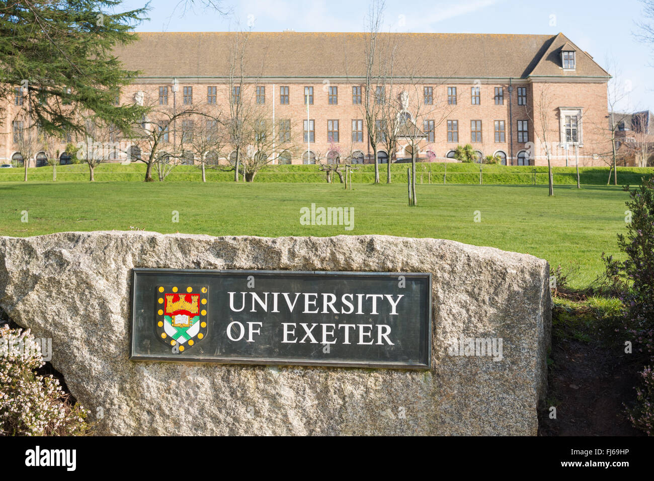 Universität von Exeter Schild am Eingang zum Streatham Campus, Exeter, im winter Stockfoto