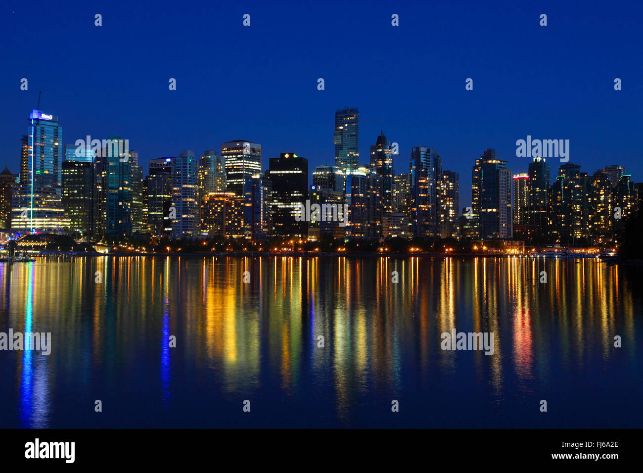 Blick vom Stanley Park in Vancouver in der Nacht, Kanada, British Columbia, Vancouver Stockfoto