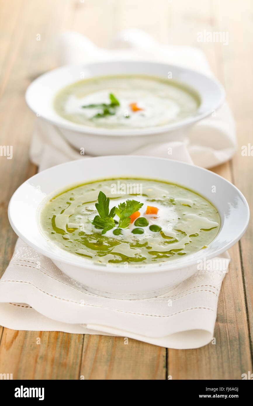 Grüne erbsensuppe -Fotos und -Bildmaterial in hoher Auflösung – Alamy